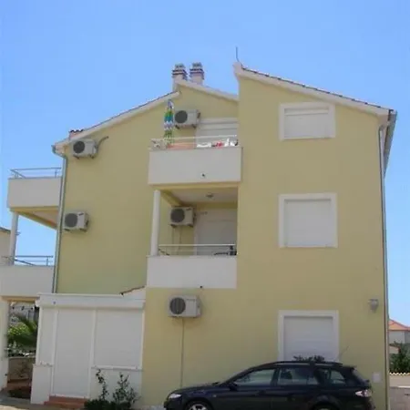 Apartman Manuela *