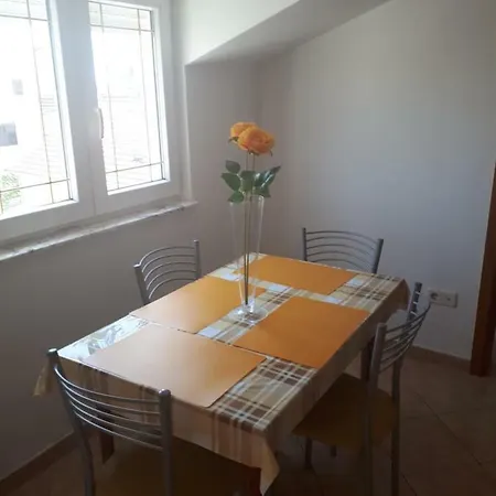 Apartman Manuela *